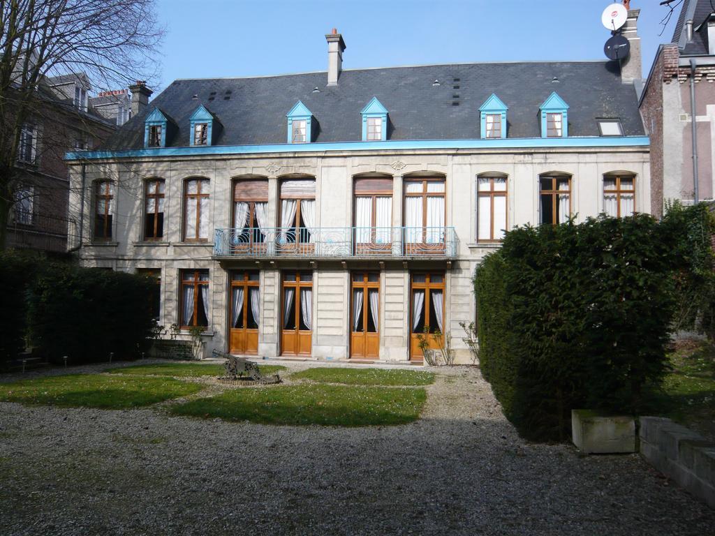 Hotel Particulier Des Canonniers Saint-Quentin  Exterior photo